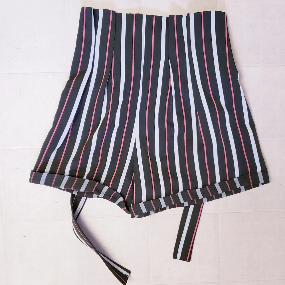 Like new S Lumiere high rise shorts - Picture 2 of 10